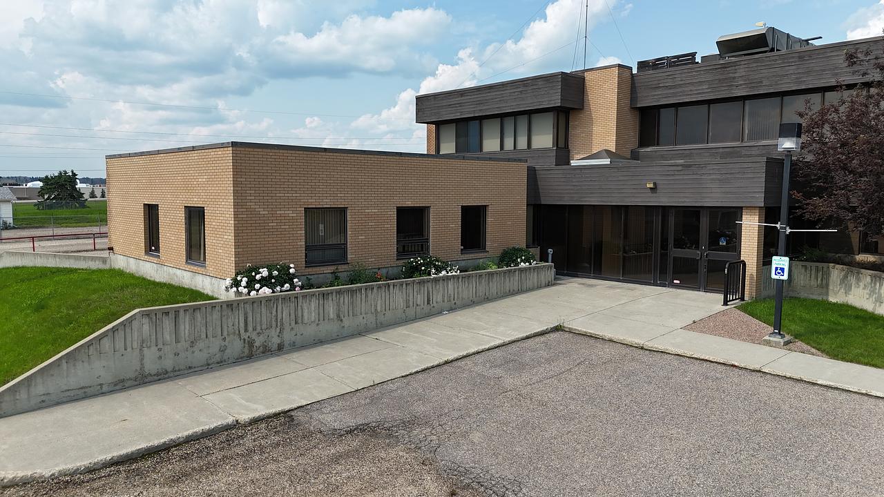 5516 Industrial Road, Rocky Rapids, AB