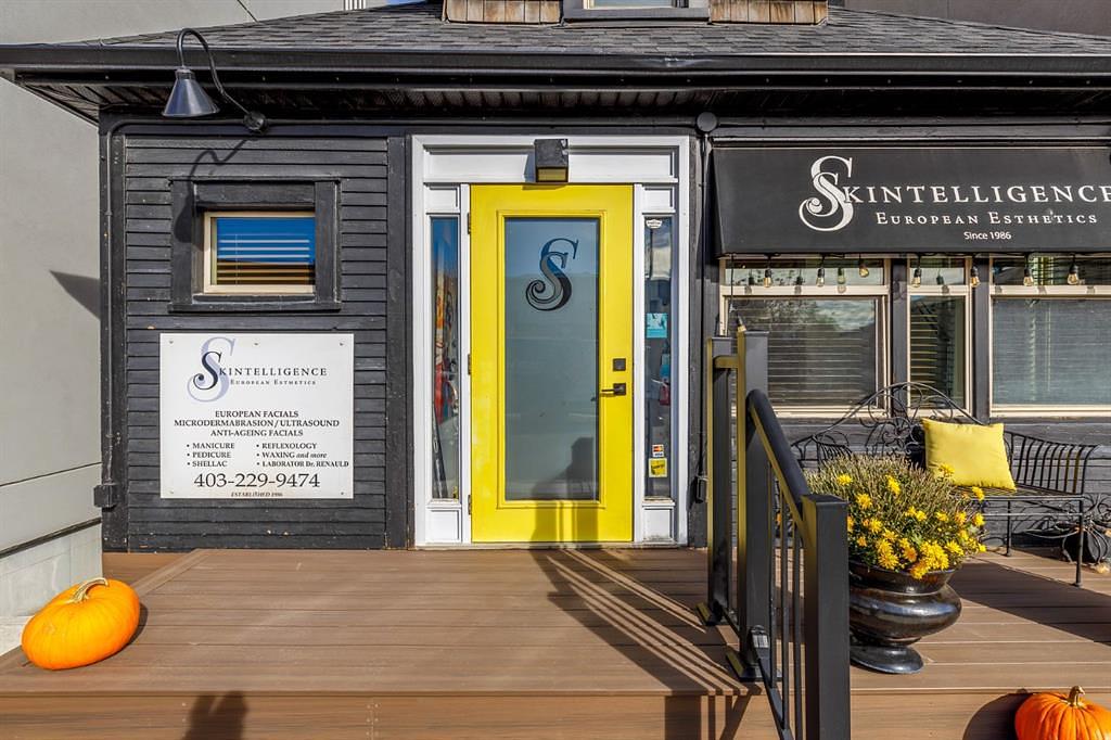 2032 34 Avenue Southwest, Calgary, AB