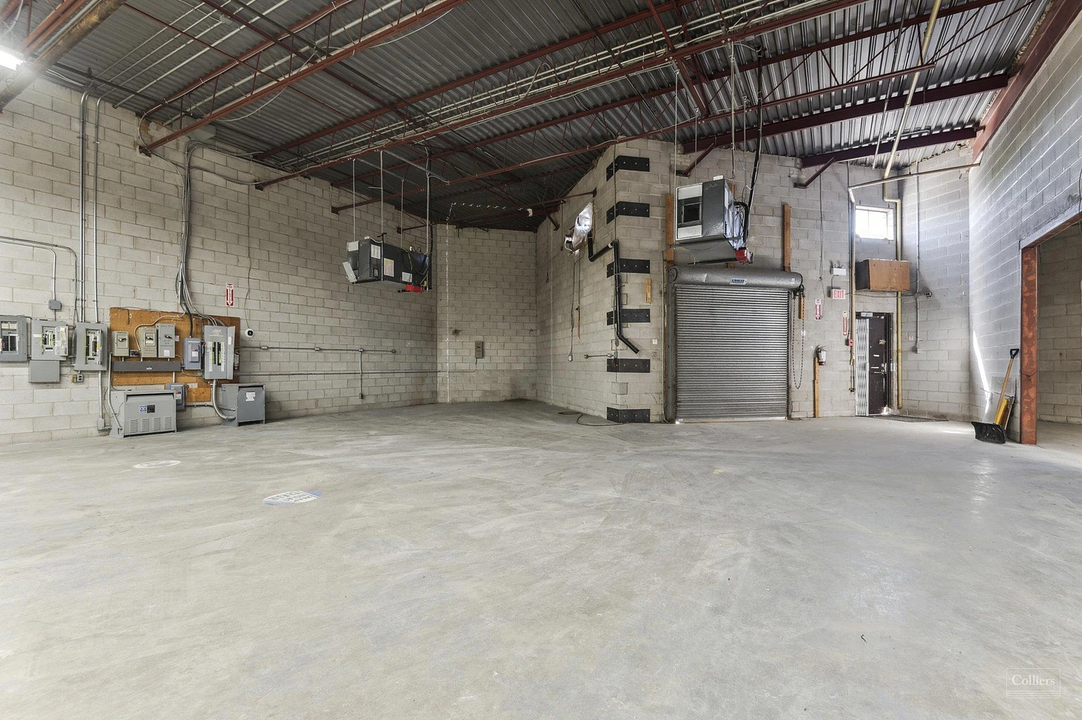 9 - 1361 Huntingwood Drive, Toronto, ON