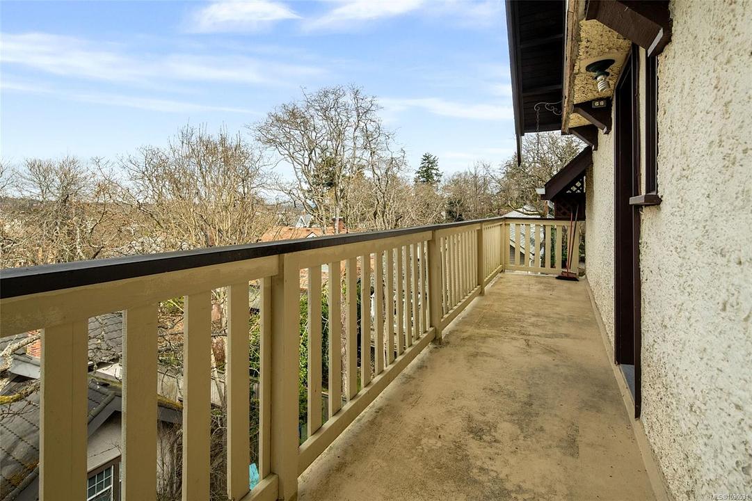 1043 Belmont Avenue, Victoria, BC