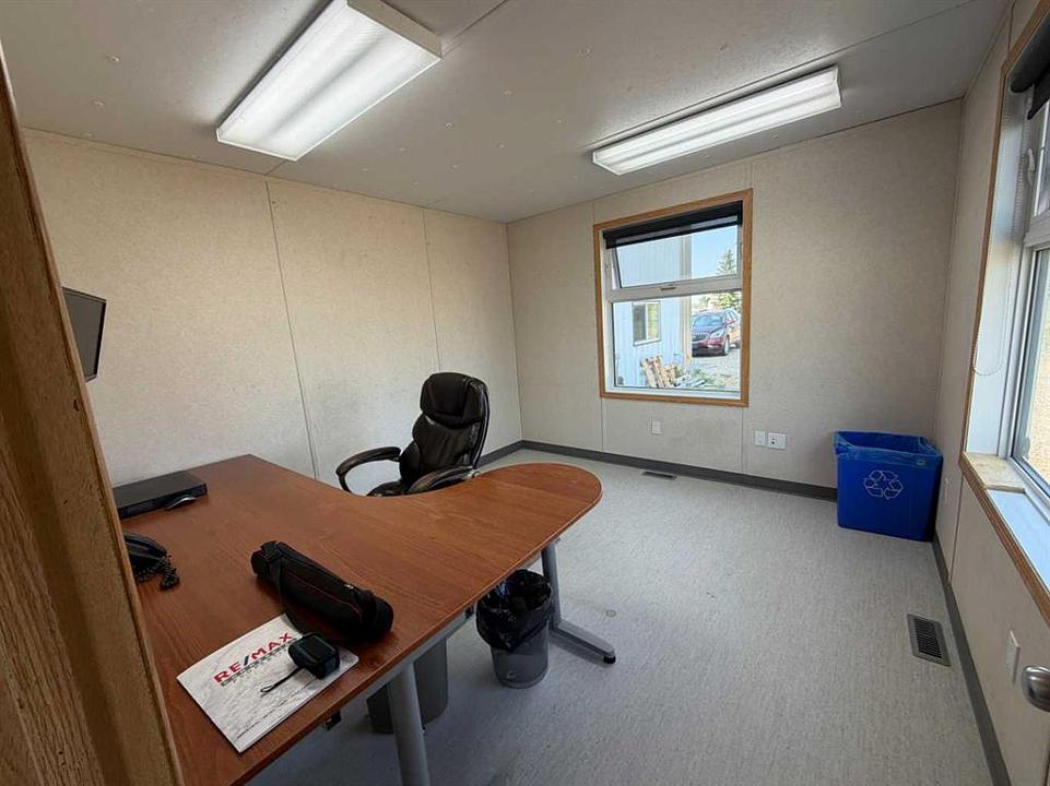 11 & 13 - Highway Avenue, Blackfalds, AB