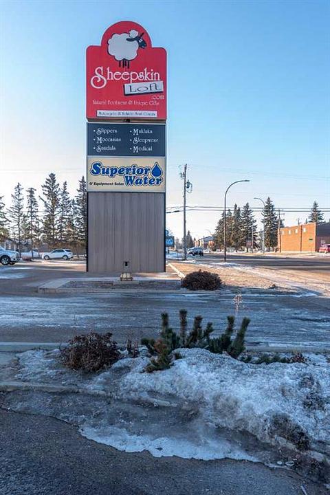 4305 57 Avenue, Lloydminster, AB
