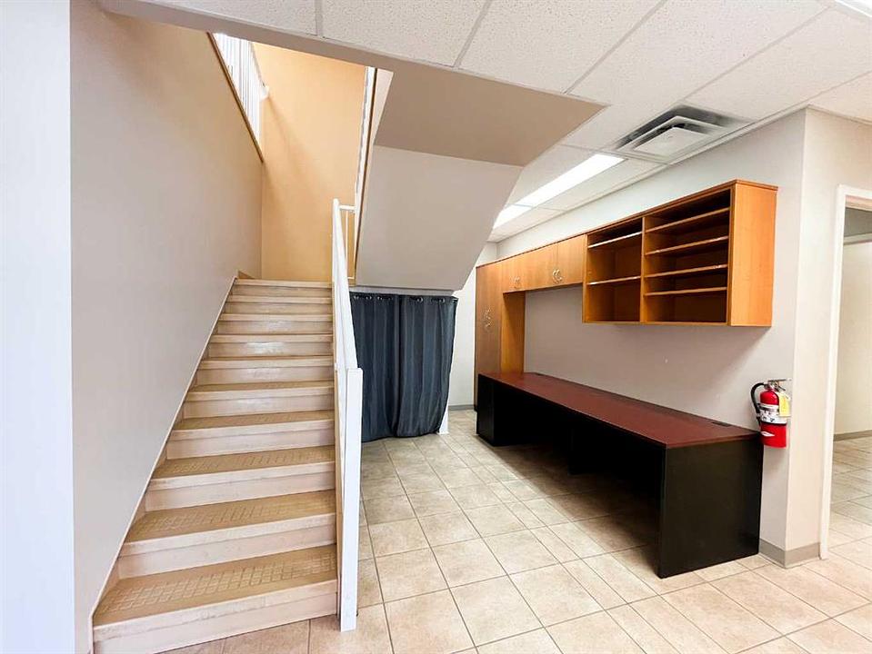 2450 South Highway Drive Southeast, Redcliff, AB