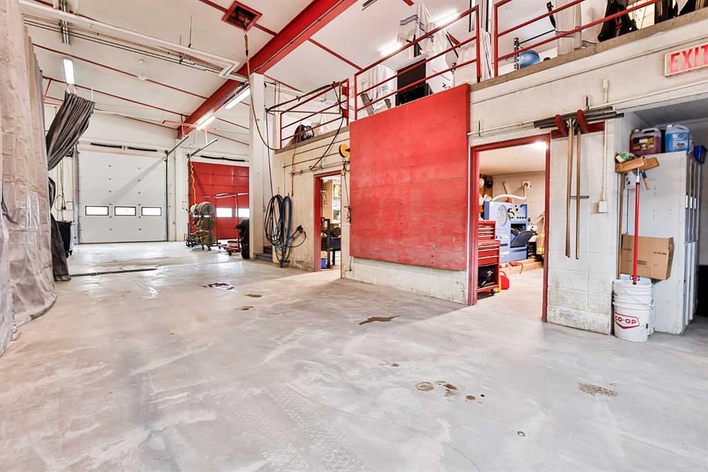 655 Charlotte Street, Pincher Creek, AB
