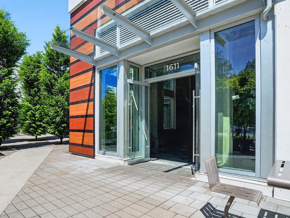 1611 Capilano Road, North Vancouver, BC