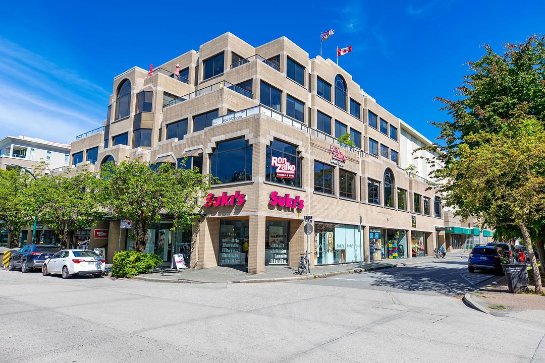 1683 Chestnut St, Vancouver, BC