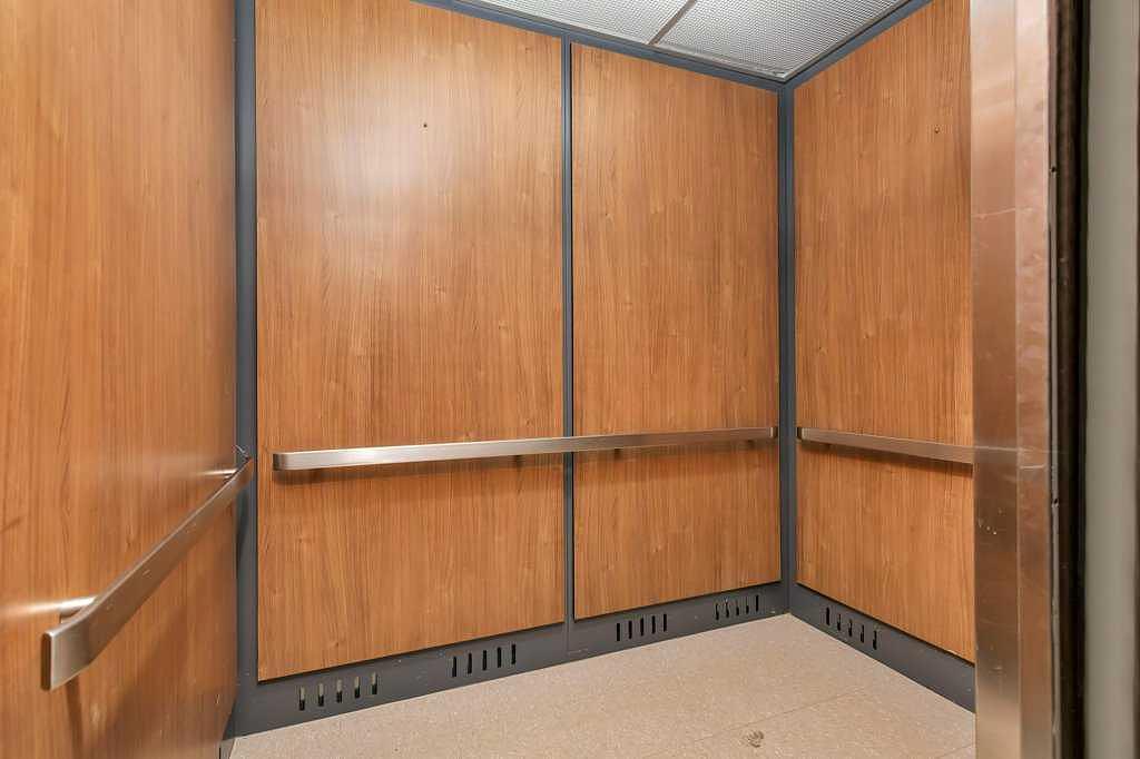 33 Schenk Industrial Road, Sylvan Lake, AB