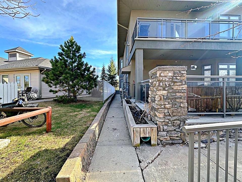 102 - 10110 Fraser Avenue, Fort McMurray, AB