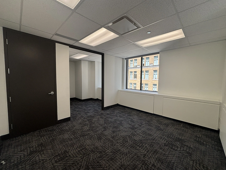 901 - 360 Bay Street, Toronto, ON