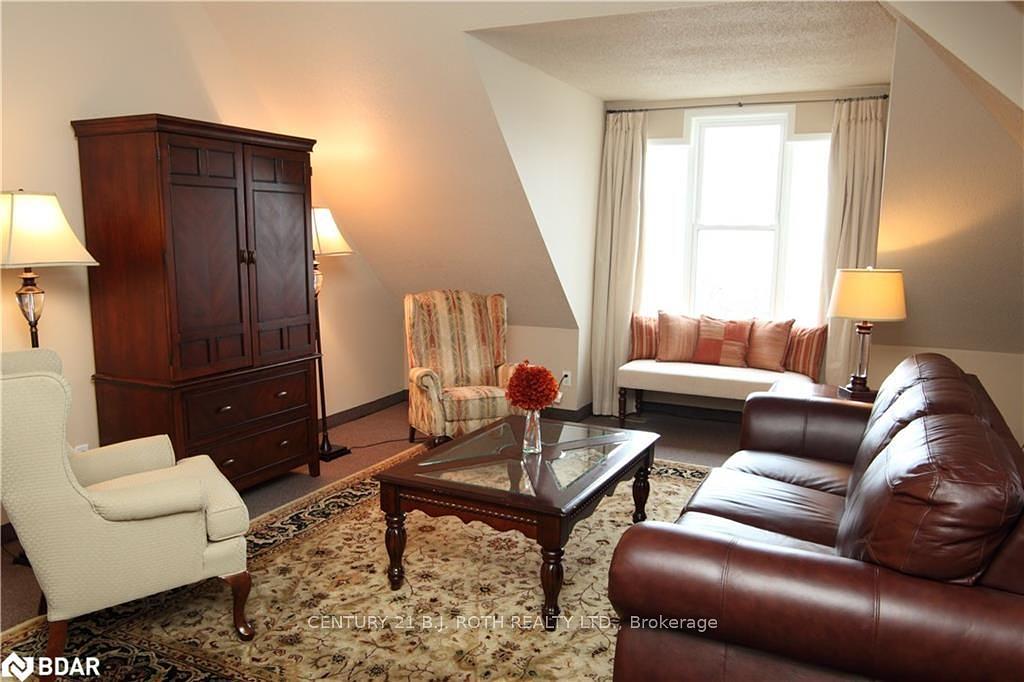 1 Berczy Street, Barrie, ON