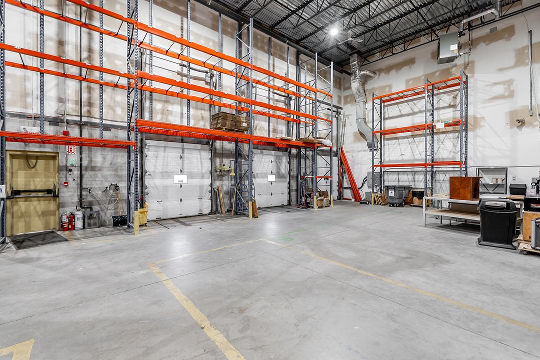 215 Avenue du Voyageur, Pointe-Claire, QC