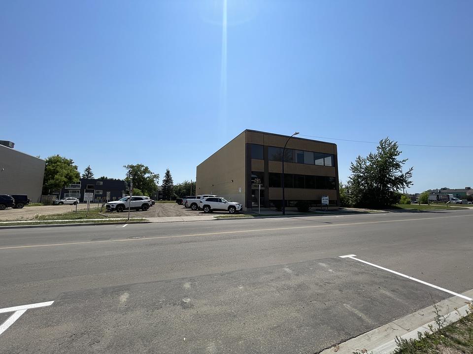 4825 47 Street, Red Deer, AB