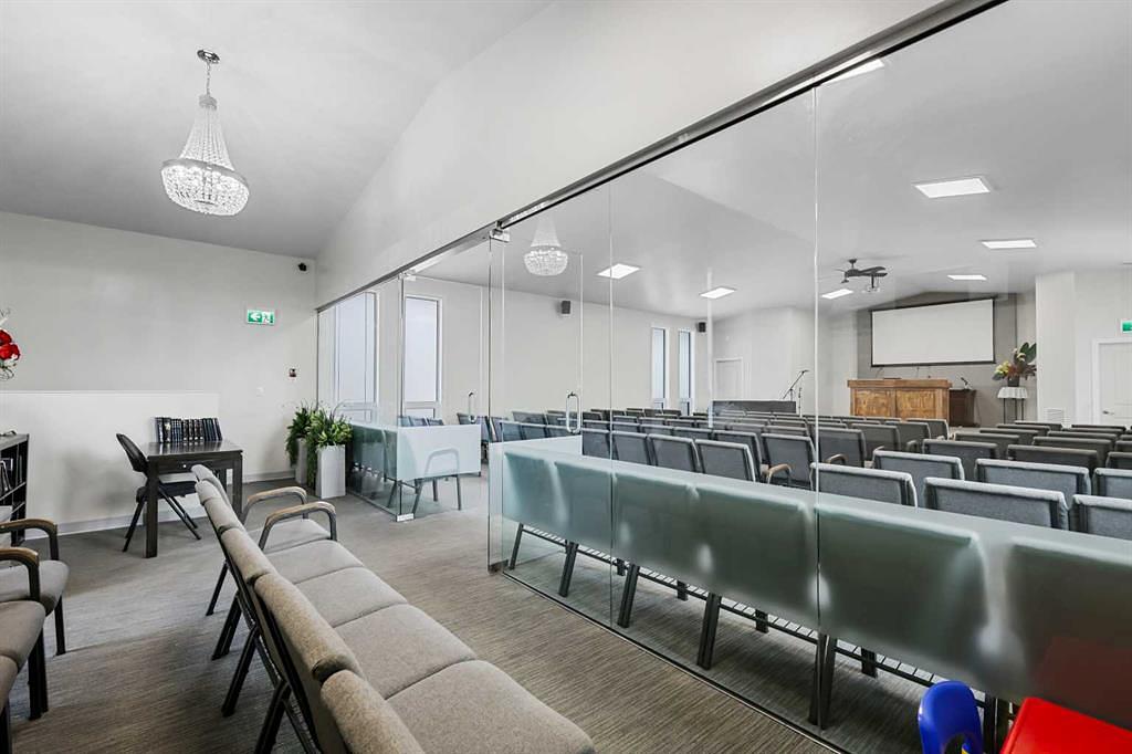 232 8A Street Northeast, Calgary, AB