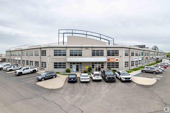 4511 Glenmore Trail South East, Calgary, AB