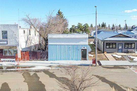 5015 Main Street, Donalda, AB