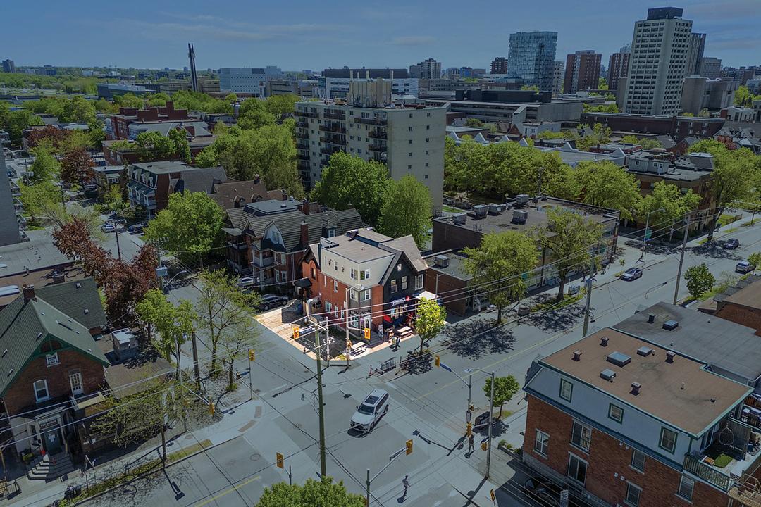 238 Laurier Avenue East, Ottawa, ON
