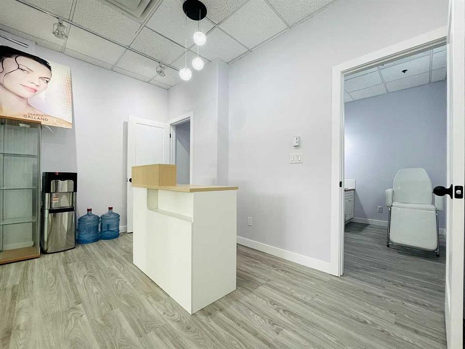 1623 Centre Street Northwest, Calgary, AB