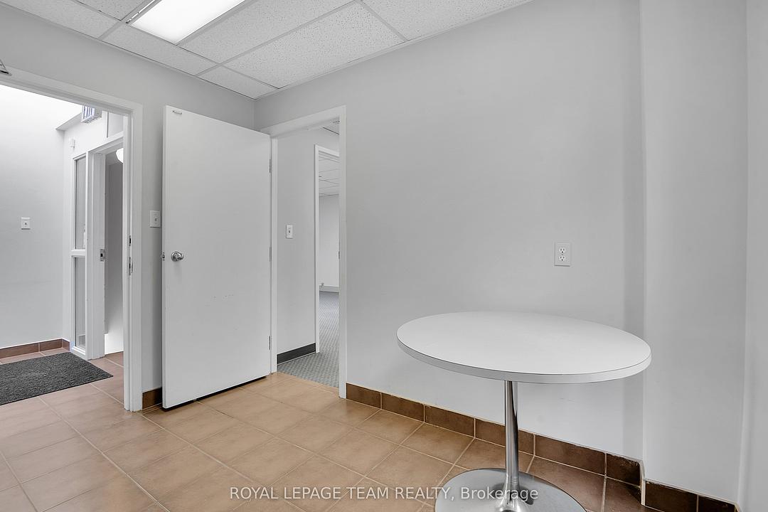 901 Somerset Street West, Ottawa, ON