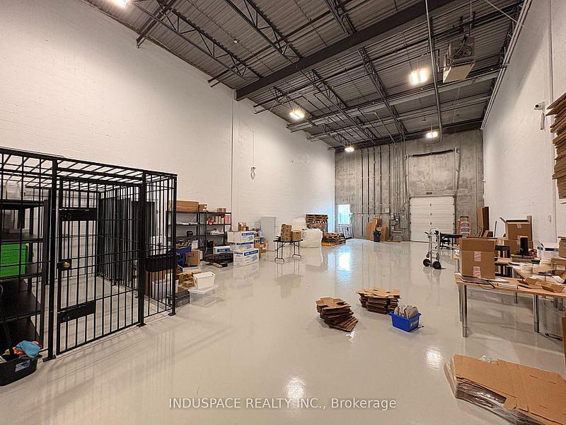 8 - 3620a Laird Road, Mississauga, ON