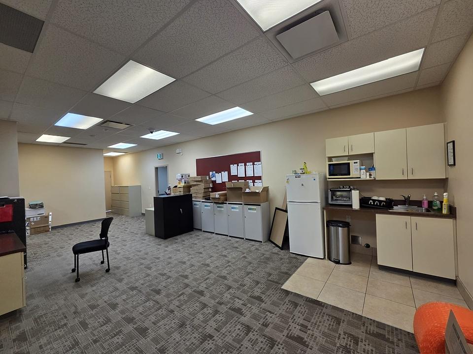 33258 South Fraser Way, Abbotsford, BC