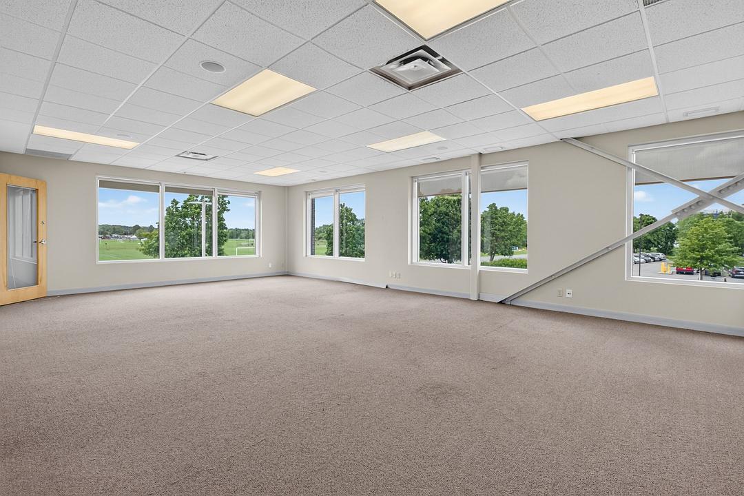 5500 Canotek Road, Ottawa, ON