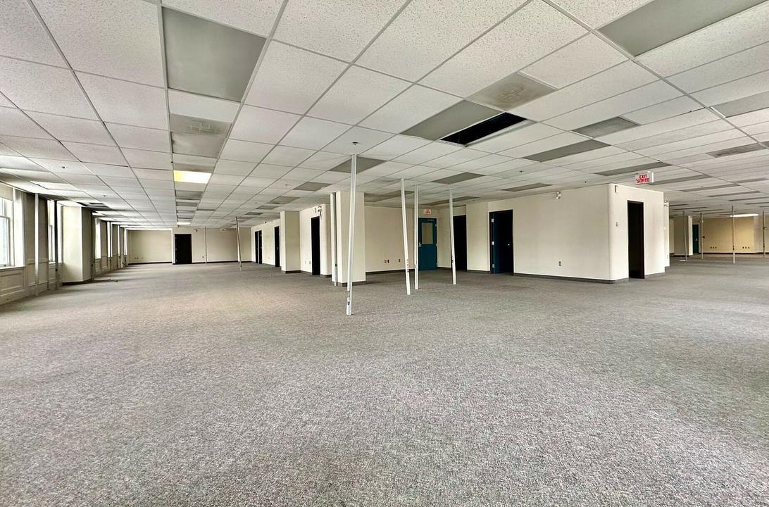 360 - 123 Main Street, Winnipeg, MB