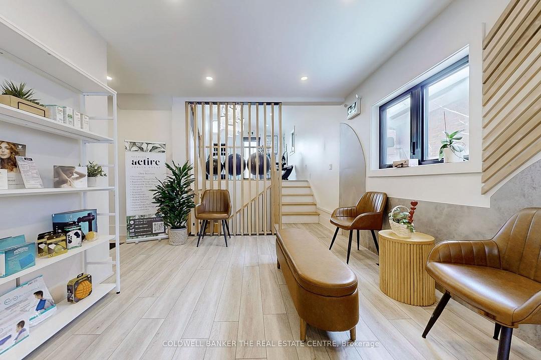 543 The Queensway South, Georgina, ON