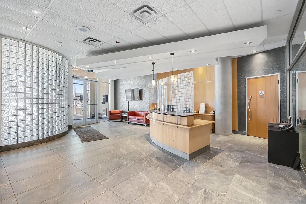 1 Chrysalis Way, Ottawa, ON