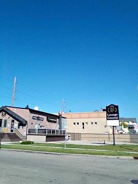 108 17 Avenue Northwest, Calgary, AB