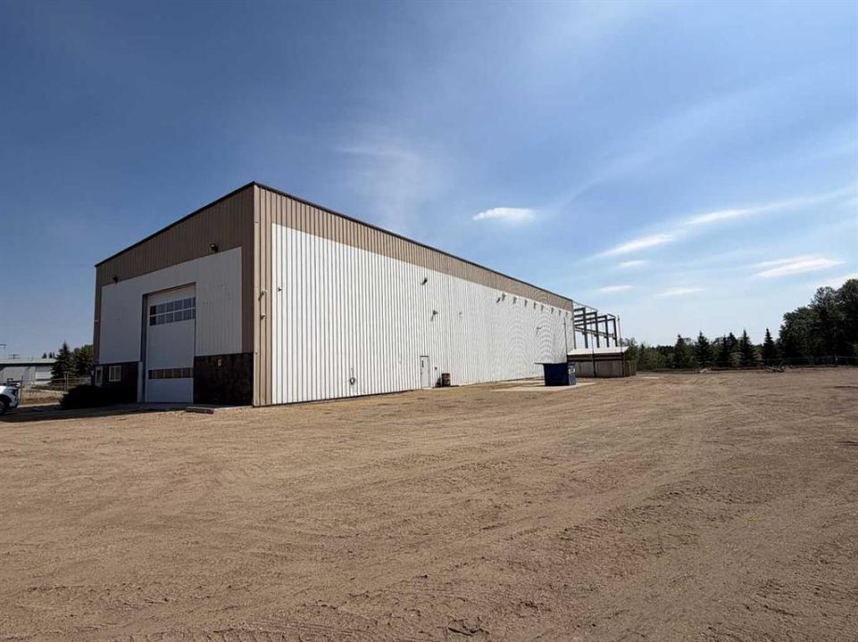 11 & 13 - Highway Avenue, Blackfalds, AB