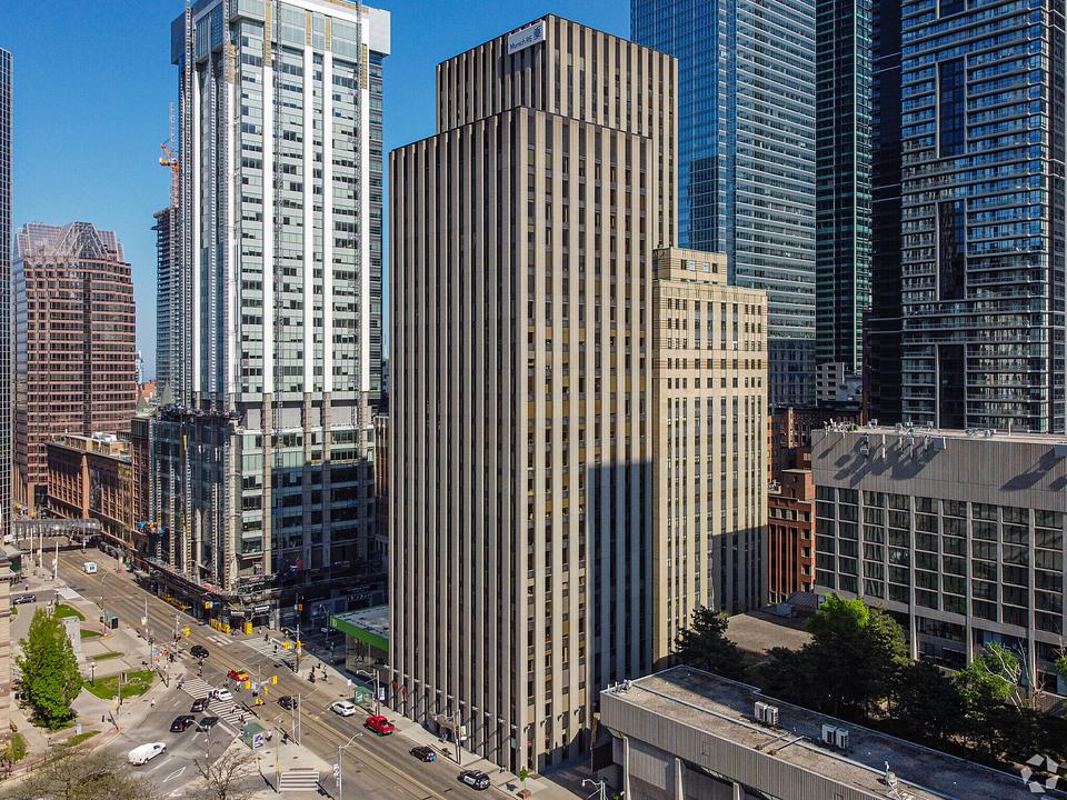 1000 - 65 Queen St W, Toronto, ON