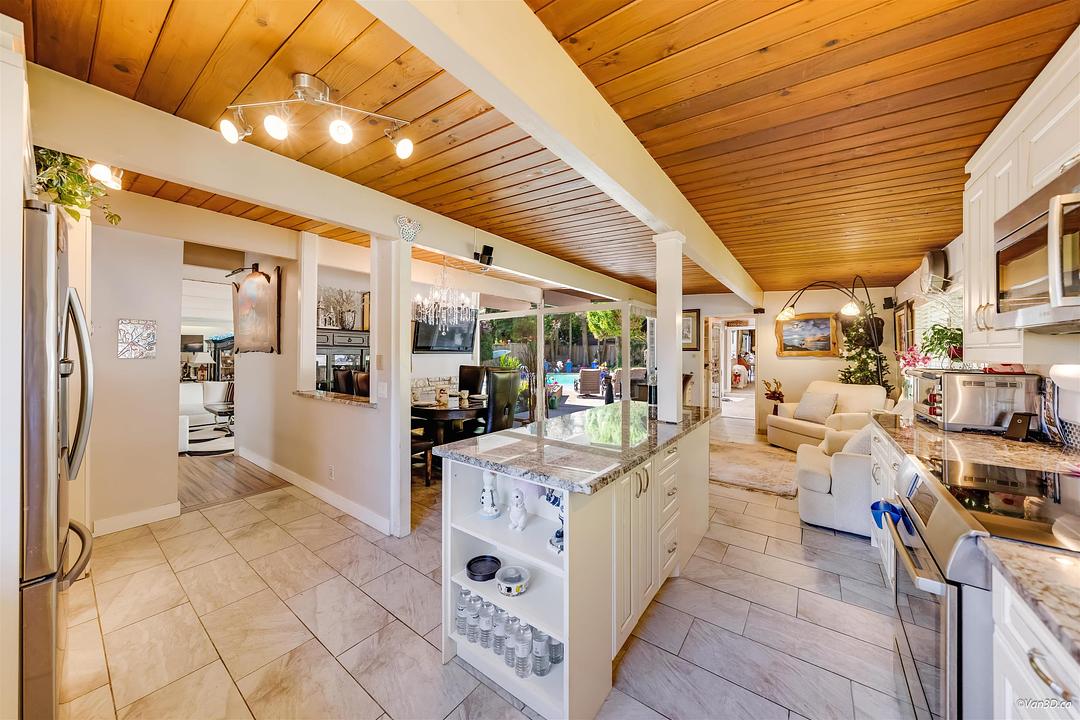 529 Appian Way, Coquitlam, BC