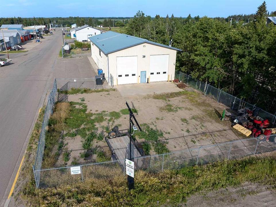 4911 50 Avenue, Eckville, AB