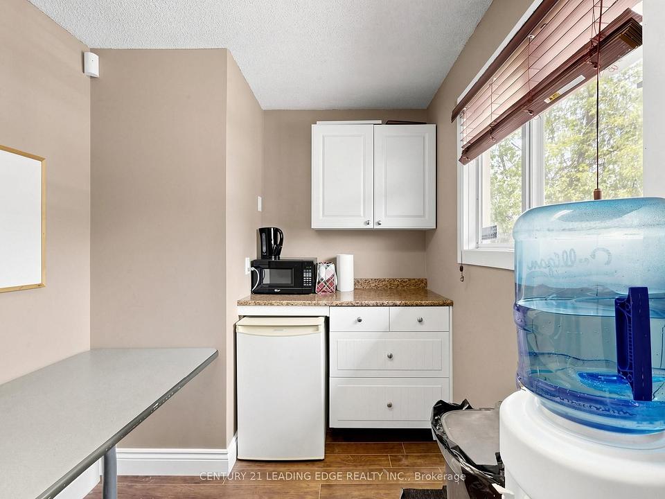 21 Metro Road South, Georgina, ON