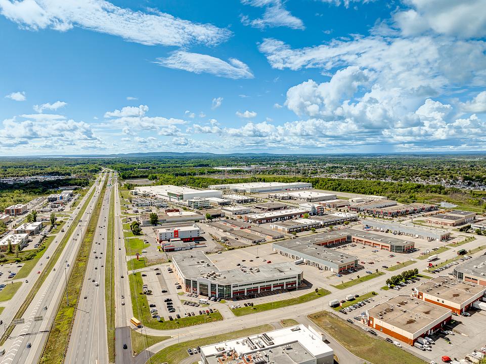 2928, 2952 & 2976 - 2900 Rue Joseph-A.-Bombardier, Laval, QC