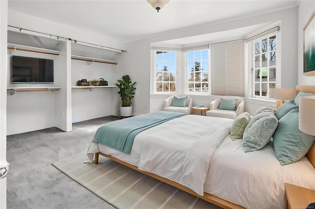 1043 Belmont Avenue, Victoria, BC