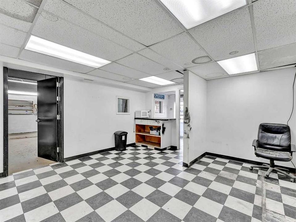 Kingsway Avenue Southeast, Medicine Hat, AB