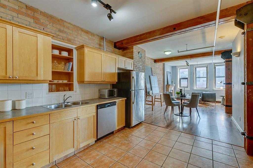 206 11 Avenue Southeast, Calgary, AB