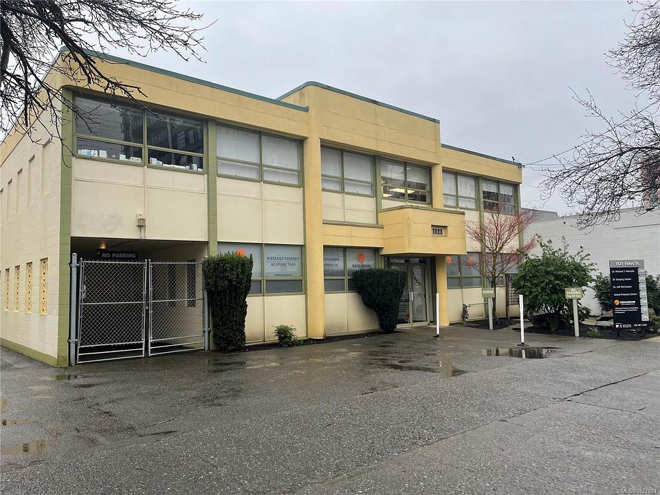 #100 - 1121 Yates Street, Victoria, BC