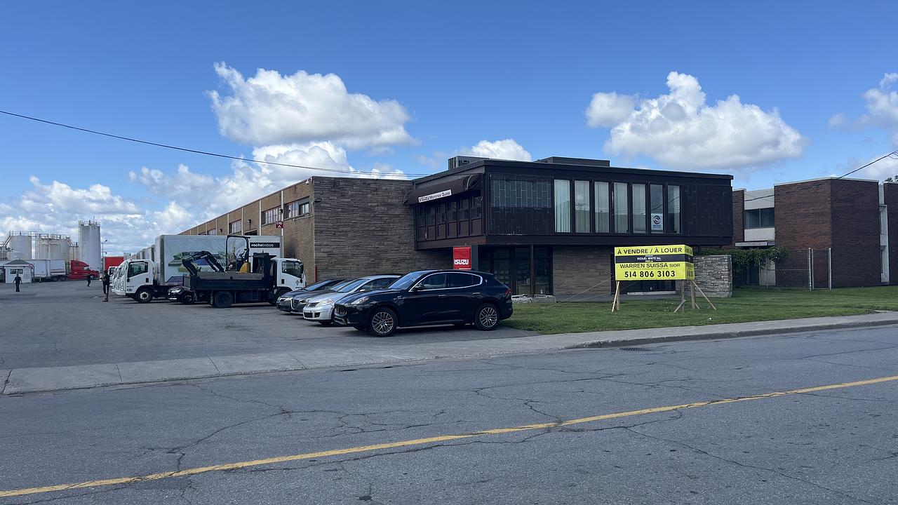 888 Montée de Liesse, Montréal, QC