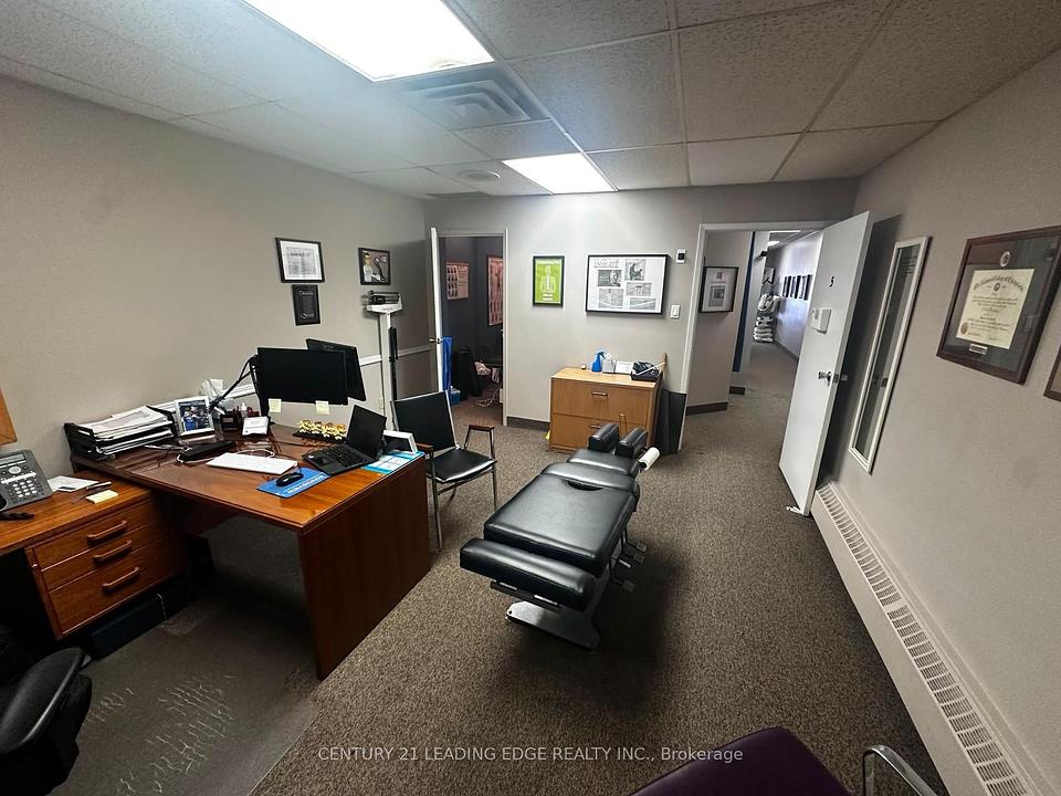 552 Sheppard Avenue West, Toronto, ON