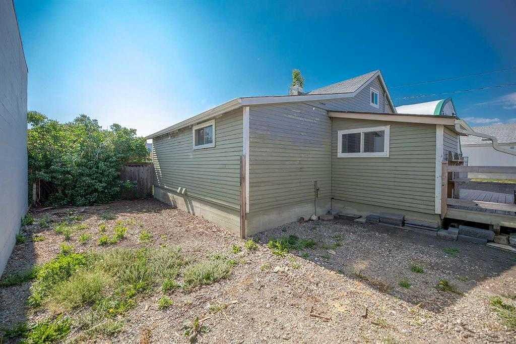 125 River Avenue, Cochrane, AB
