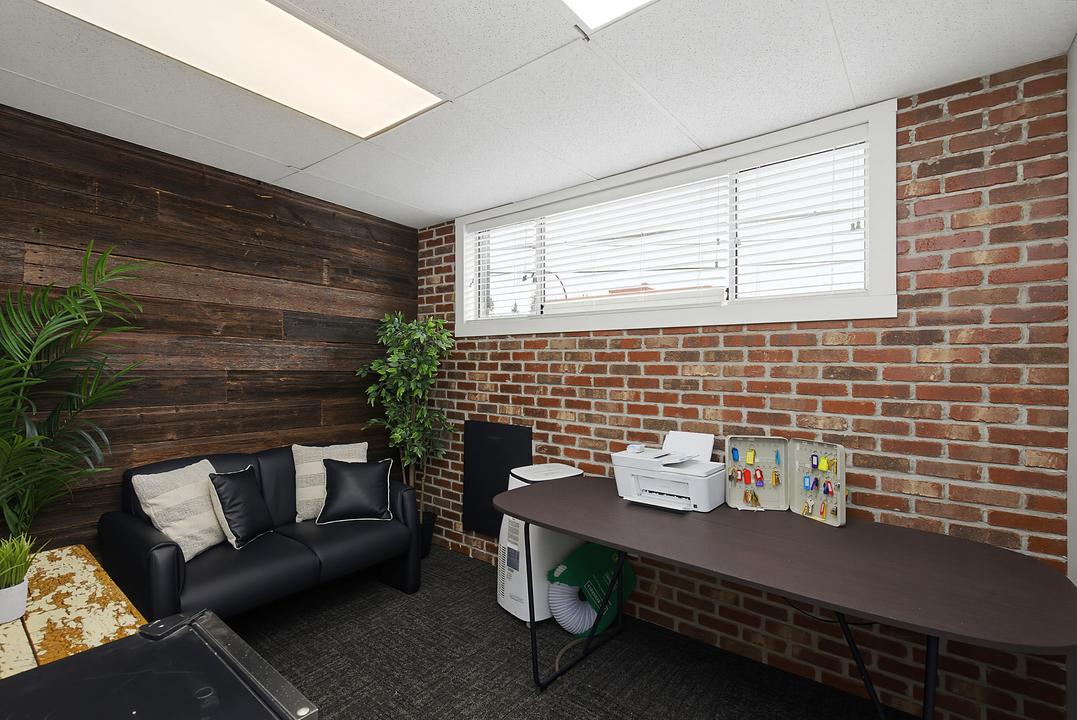 200 - 33734 Essendene Avenue, Abbotsford, BC