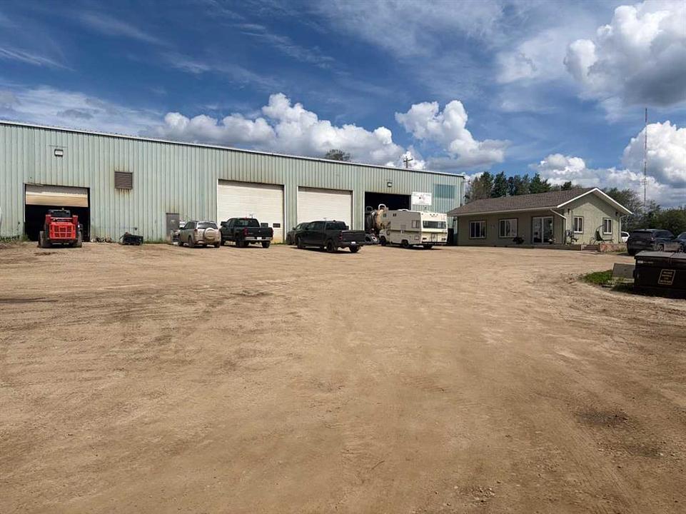 300 1B Avenue, Fox Creek, AB
