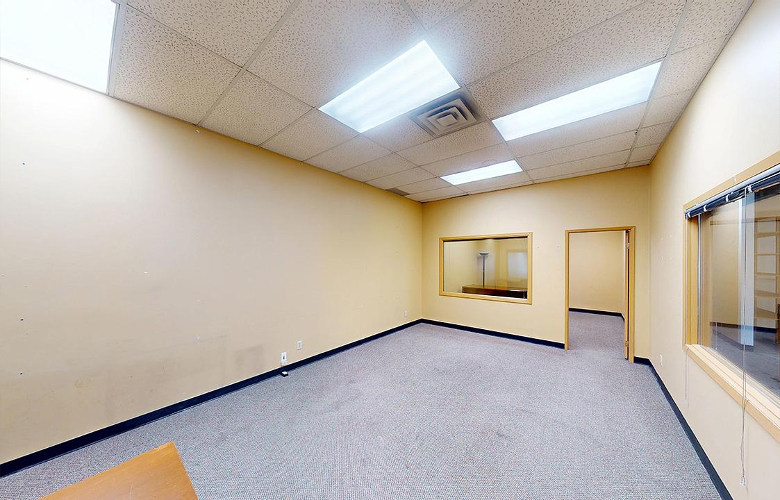 1050 Henderson Highway - 1070 Henderson Highway, Winnipeg, MB