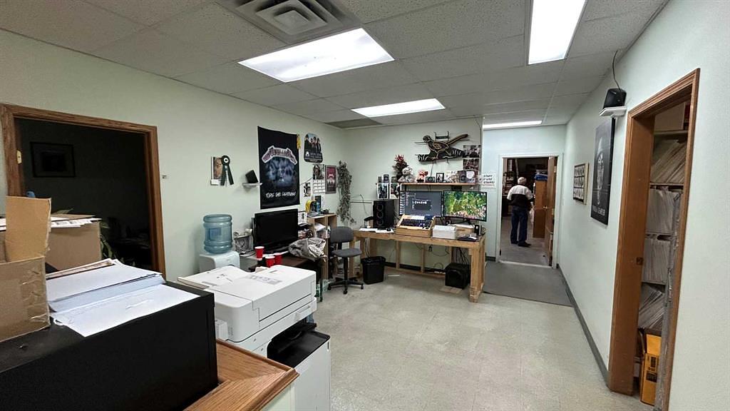1-3 - 4768 Riverside Drive, Red Deer, AB