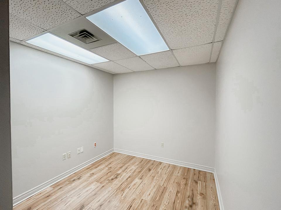10 - 2109 London Line, Sarnia, ON