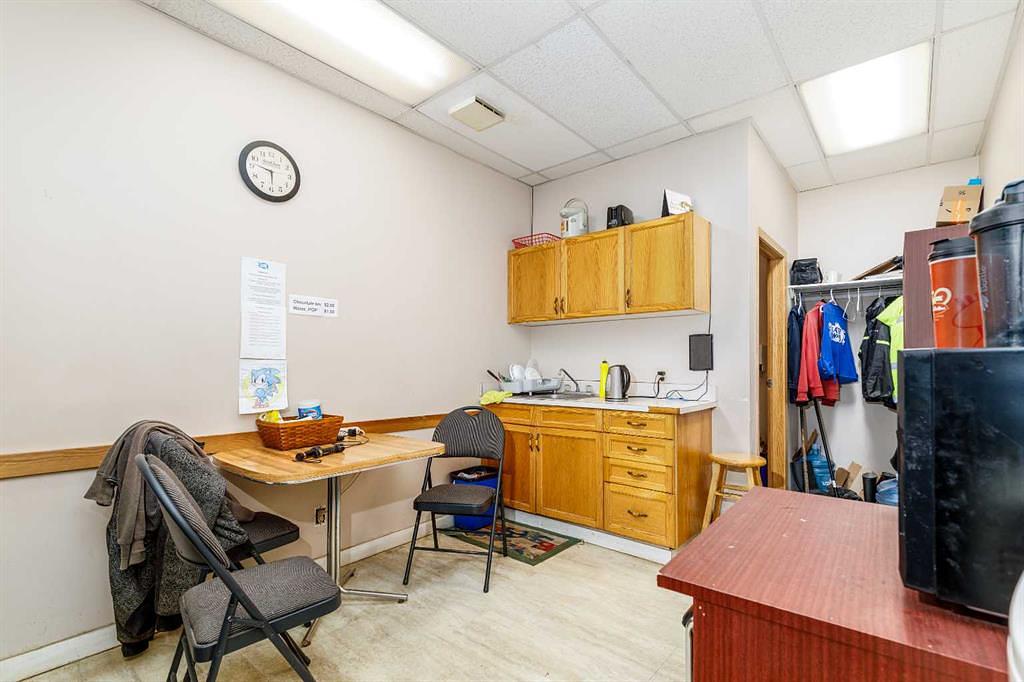 6104 67A Street, Red Deer, AB