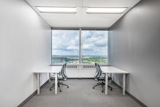 4 Robert Speck Pkwy, Mississauga, ON