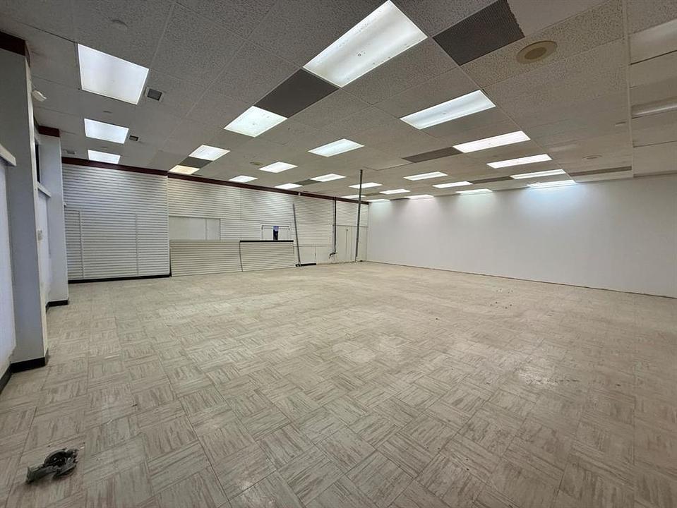 Bay 1 - 111 Government Road, Hinton, AB